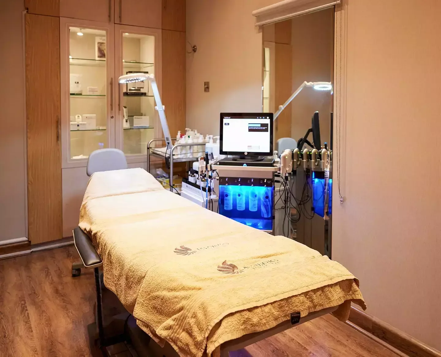 Aesthetic treatment suite