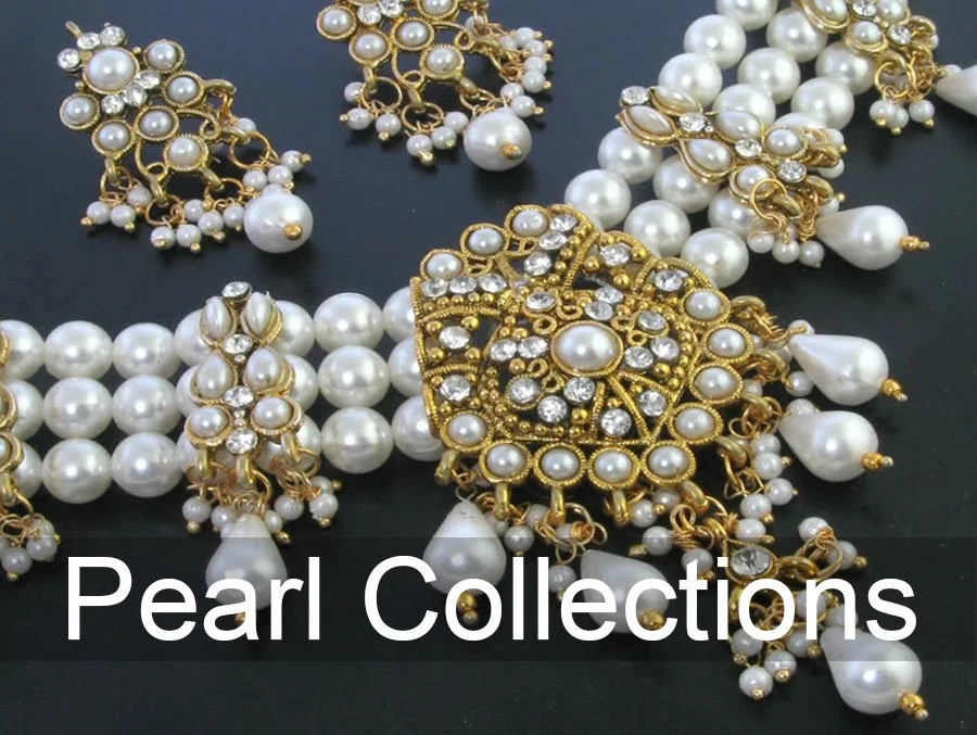 Pearl and gold jewellery set with earrings