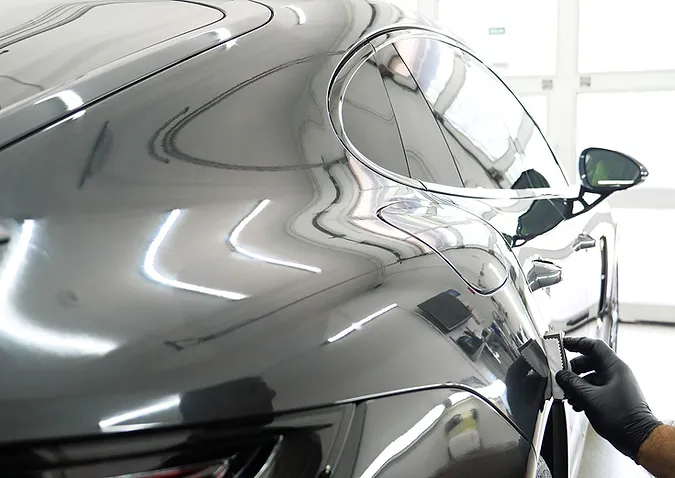 Ceramic-coated paint with deep gloss reflection