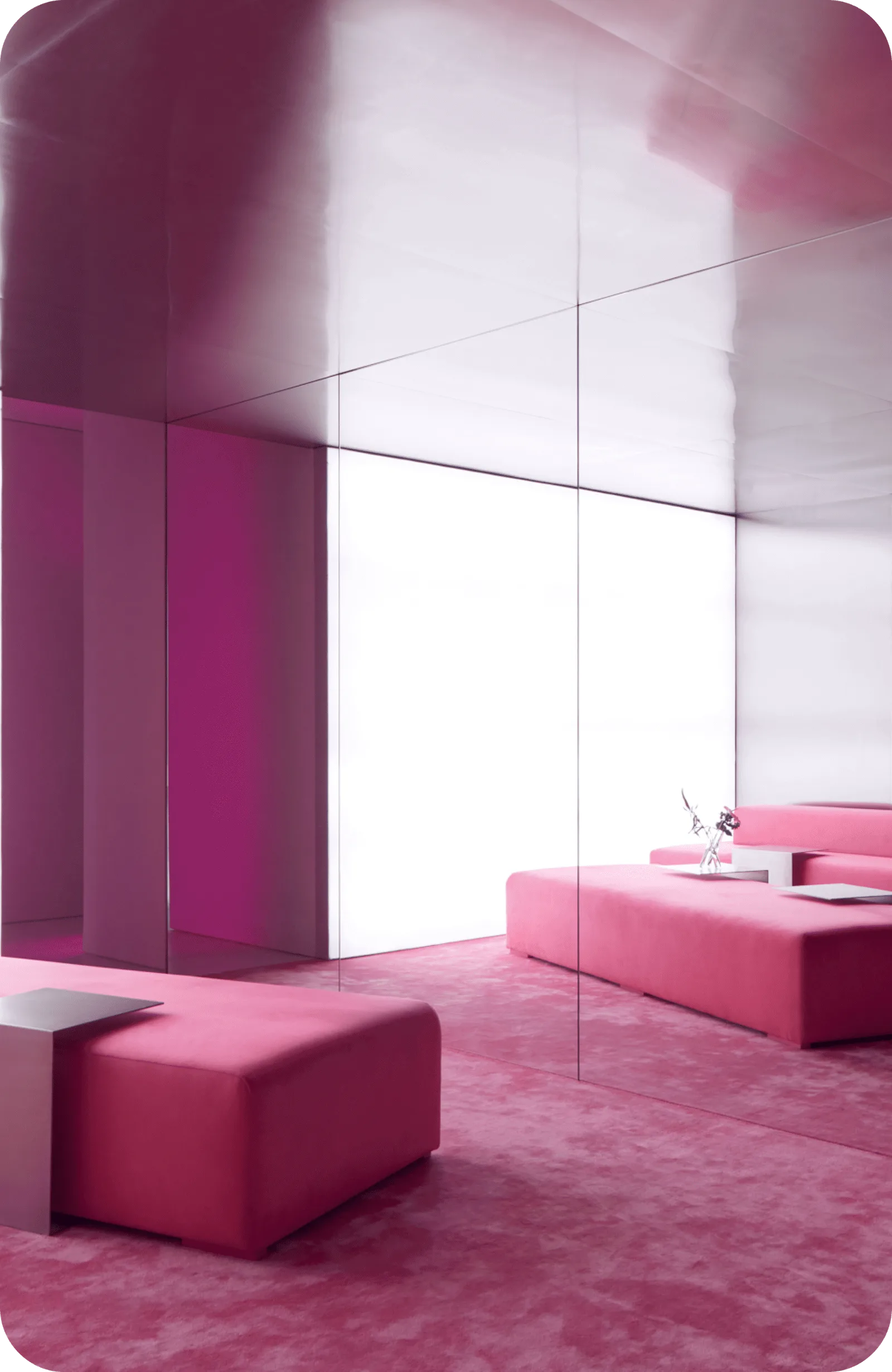 Moova Space pink lounge interior