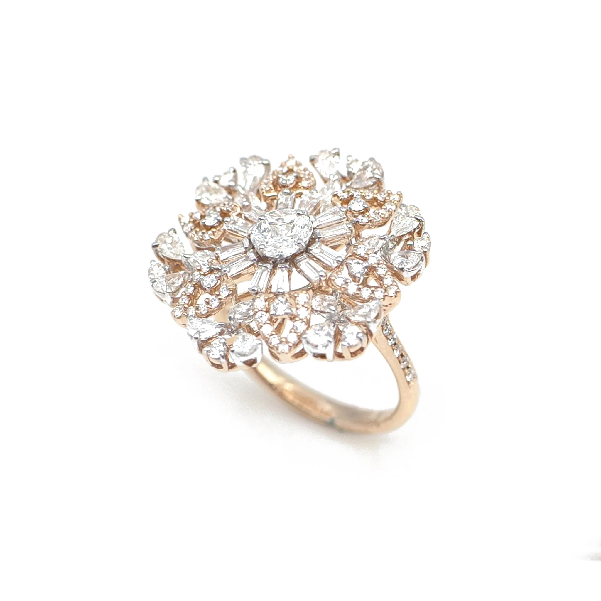 Flower diamond ring in white gold