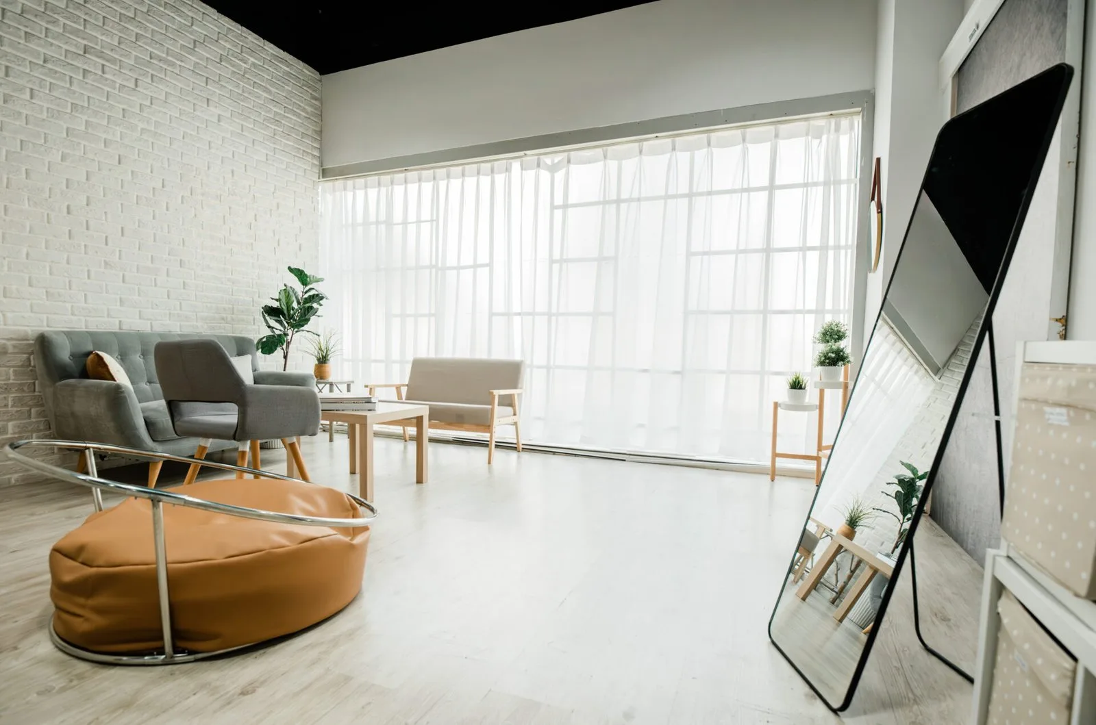 Imprint studio interior in JLT