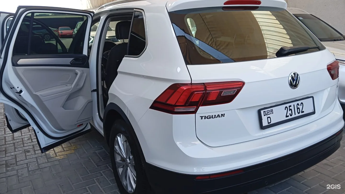 Freshly washed white VW Tiguan