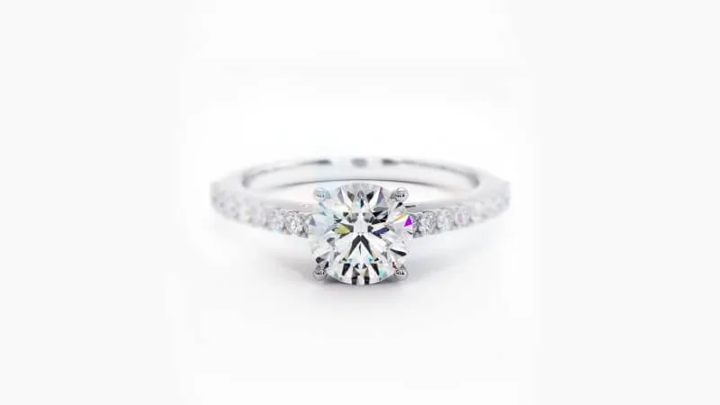 Round brilliant diamond solitaire