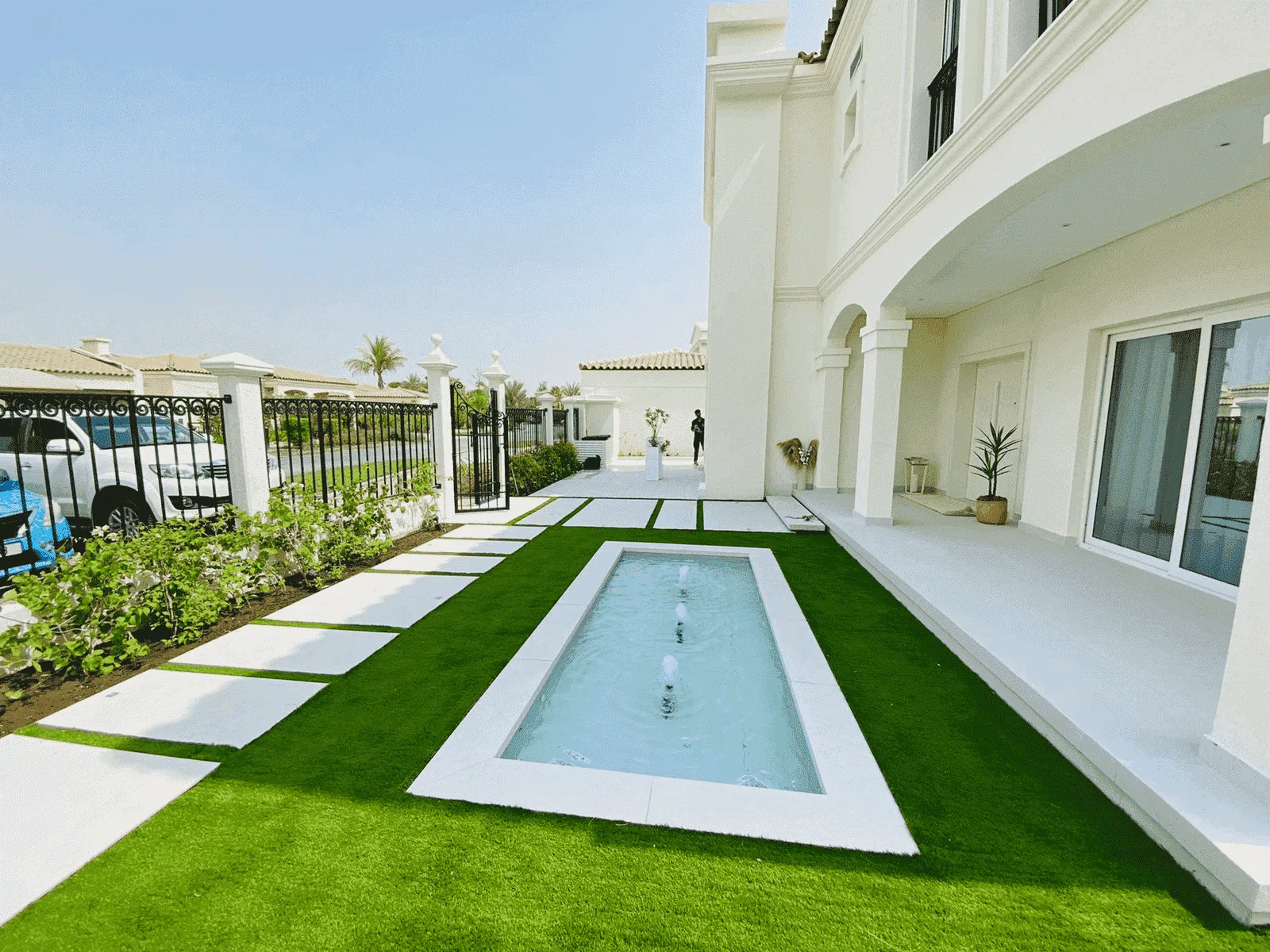 Garden water feature and fountain