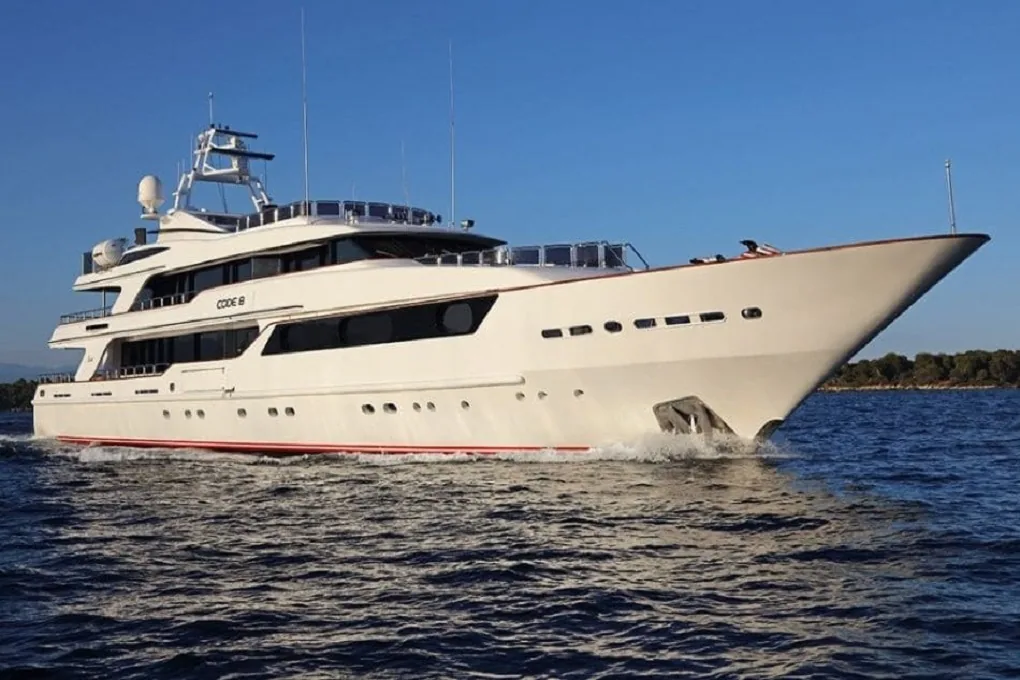 164ft Code 8 super-yacht