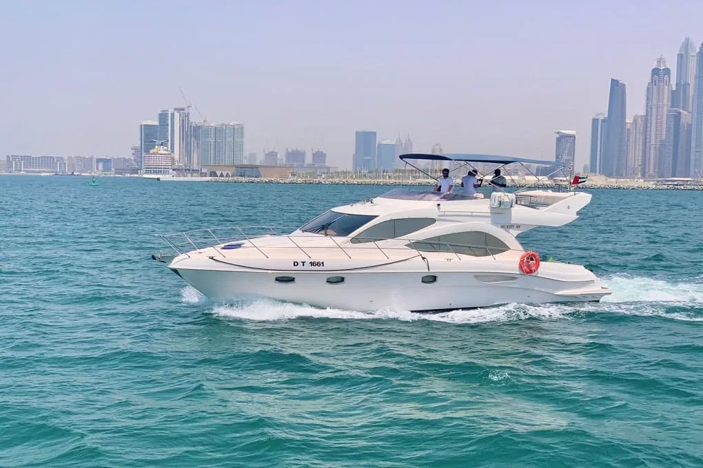 45ft flybridge yacht in front of Bluewaters Island
