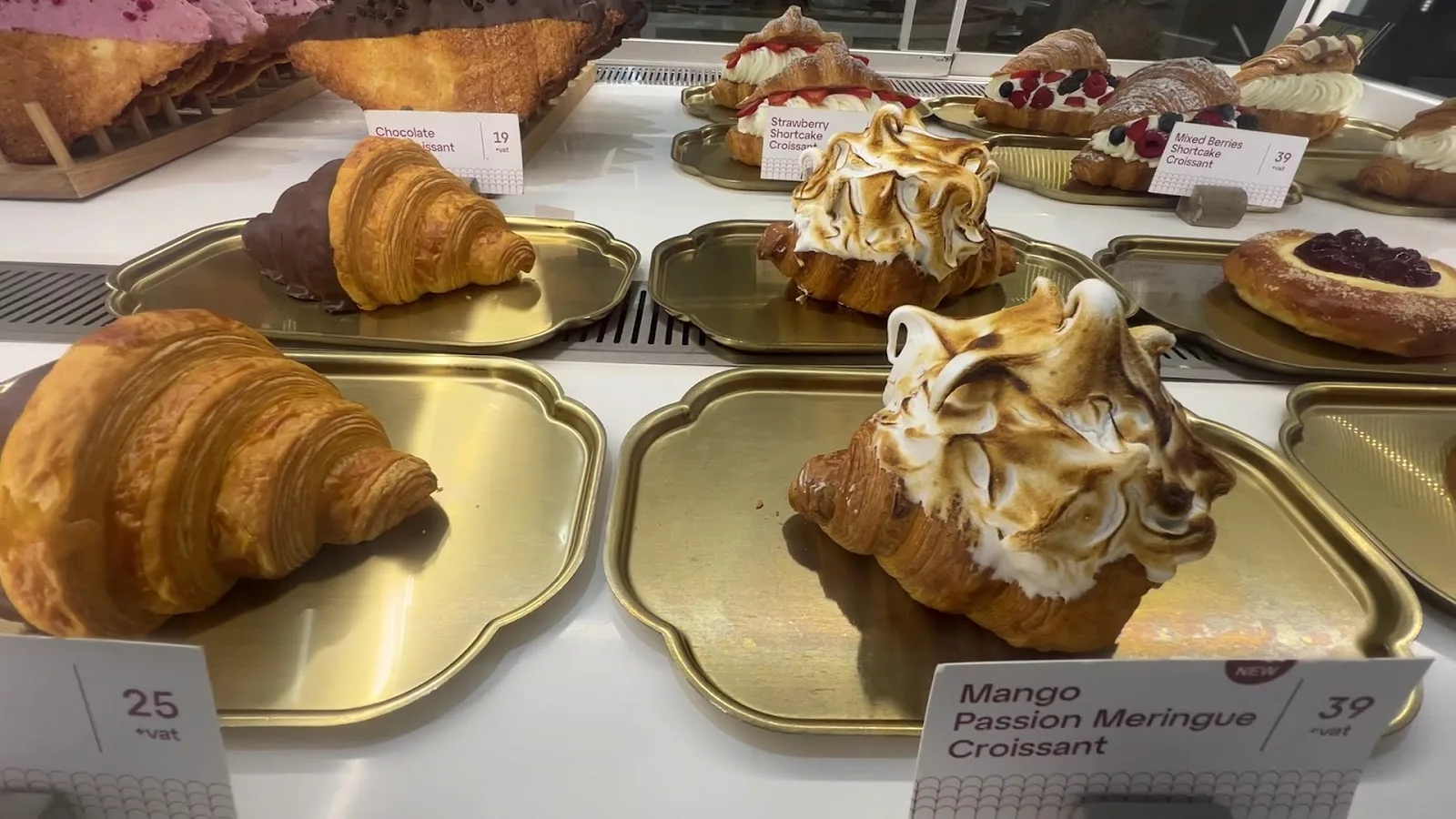 Display of meringue and shortcake croissants