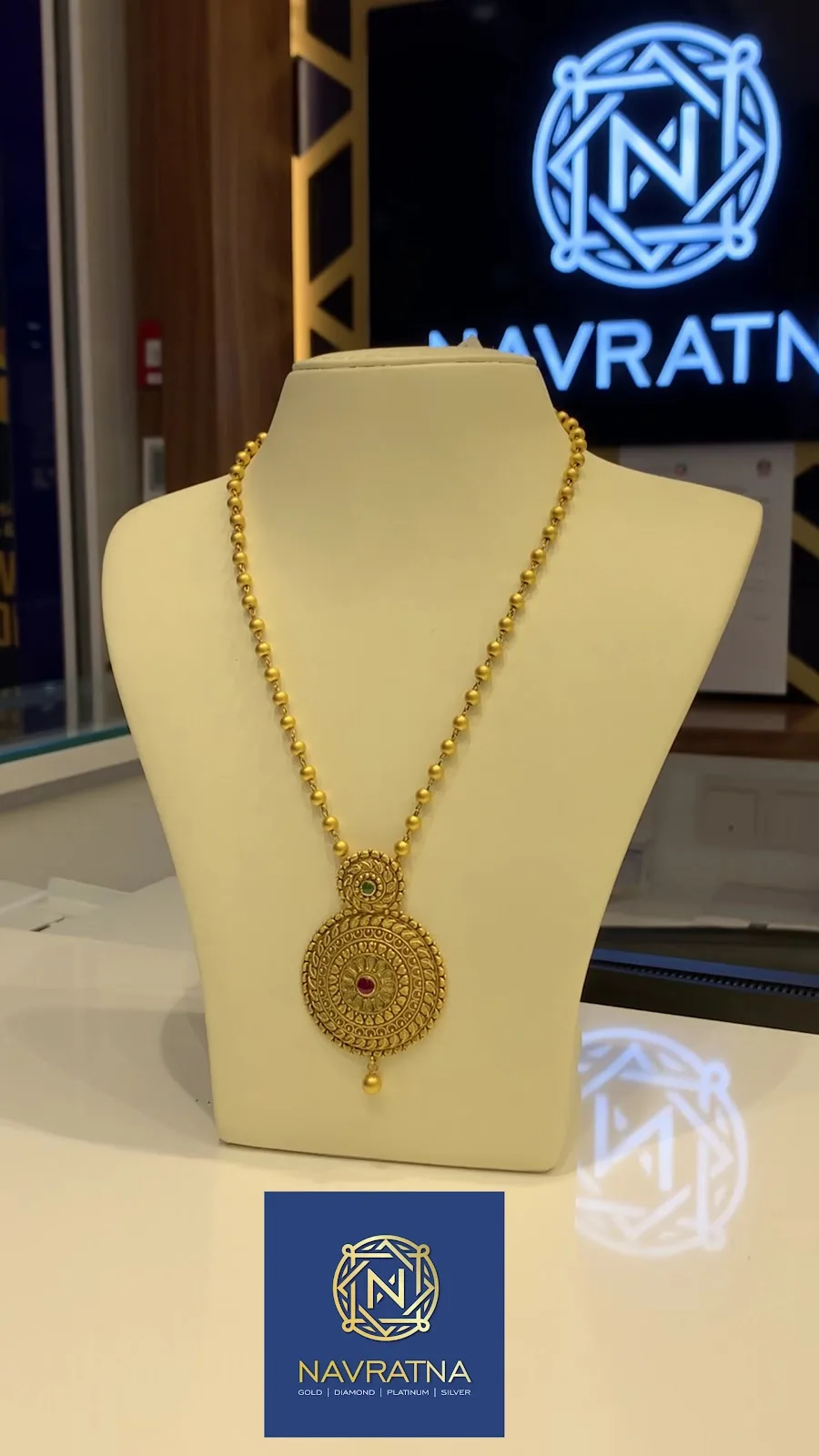 Gold pendant