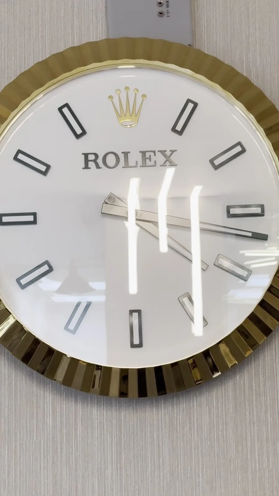 Wall clock detail in the showroom