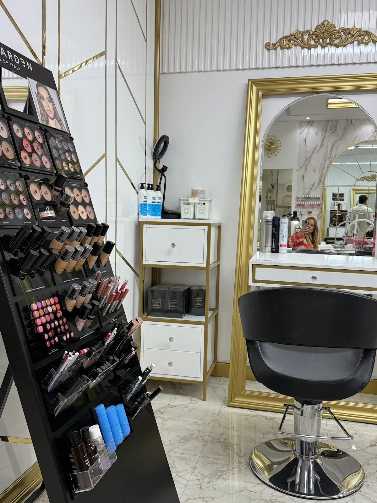 ELMAX Salon & Spa interior in JLT, Dubai