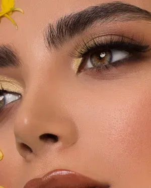 Eye make-up and lash detail