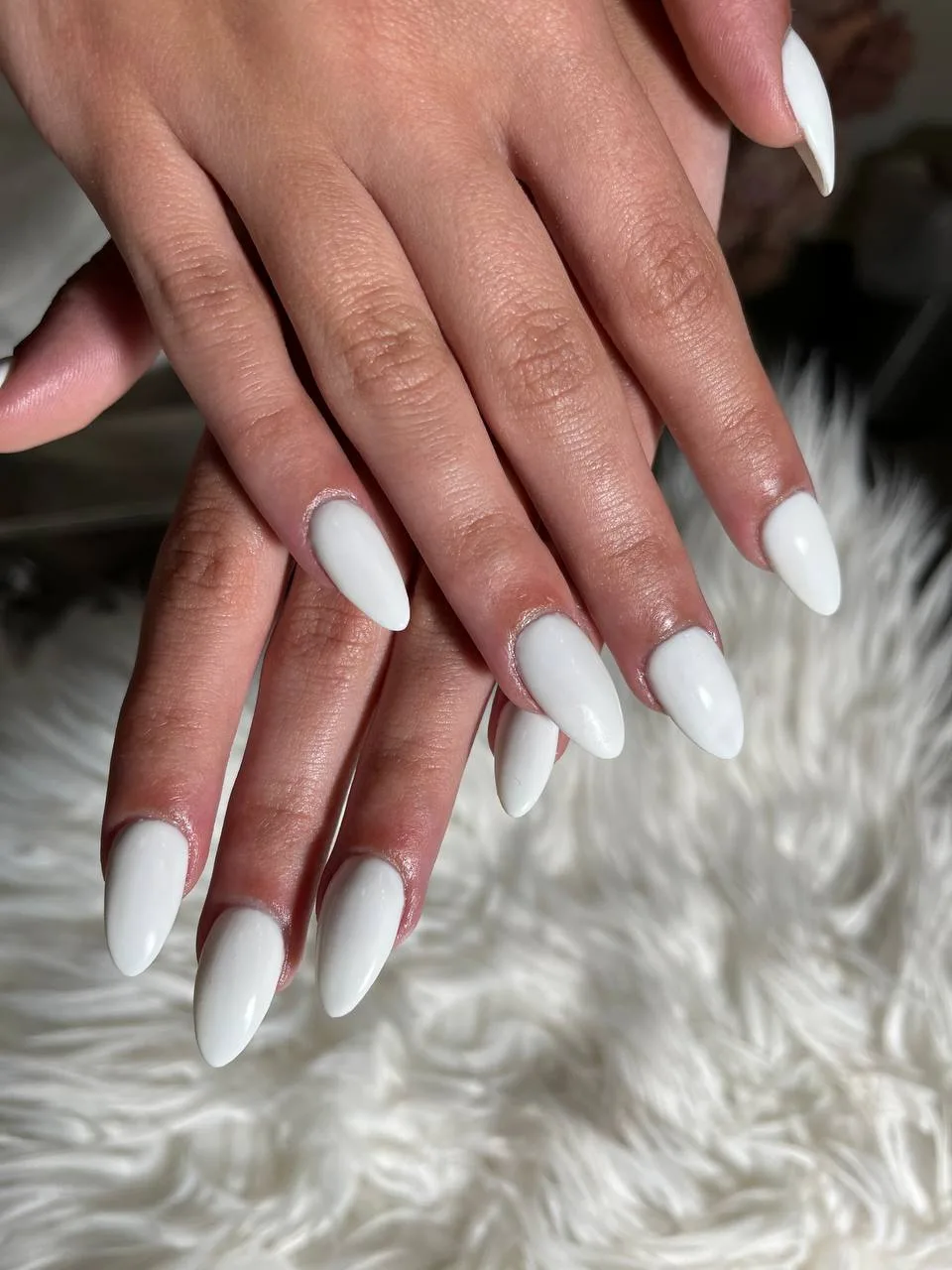 Crisp white almond gel nail set