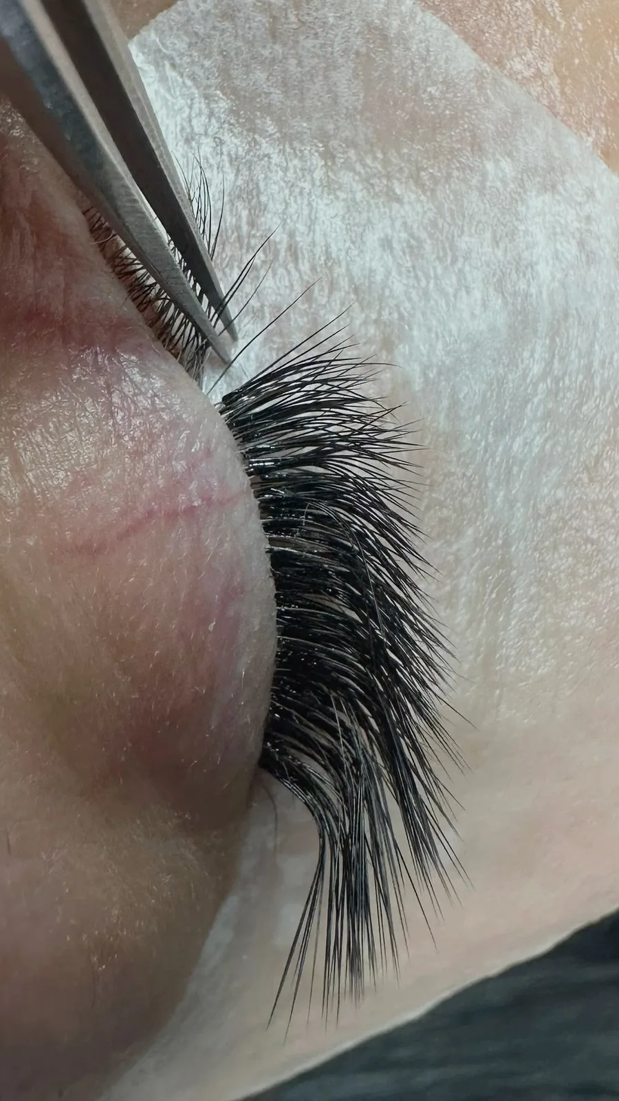 Lash application in progress