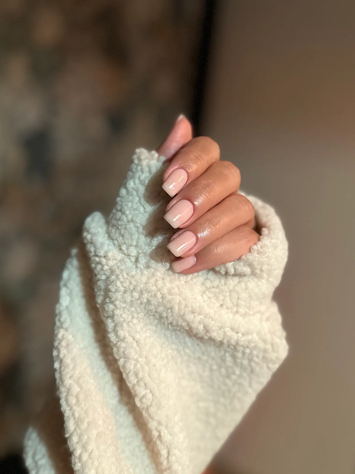 Nude manicure