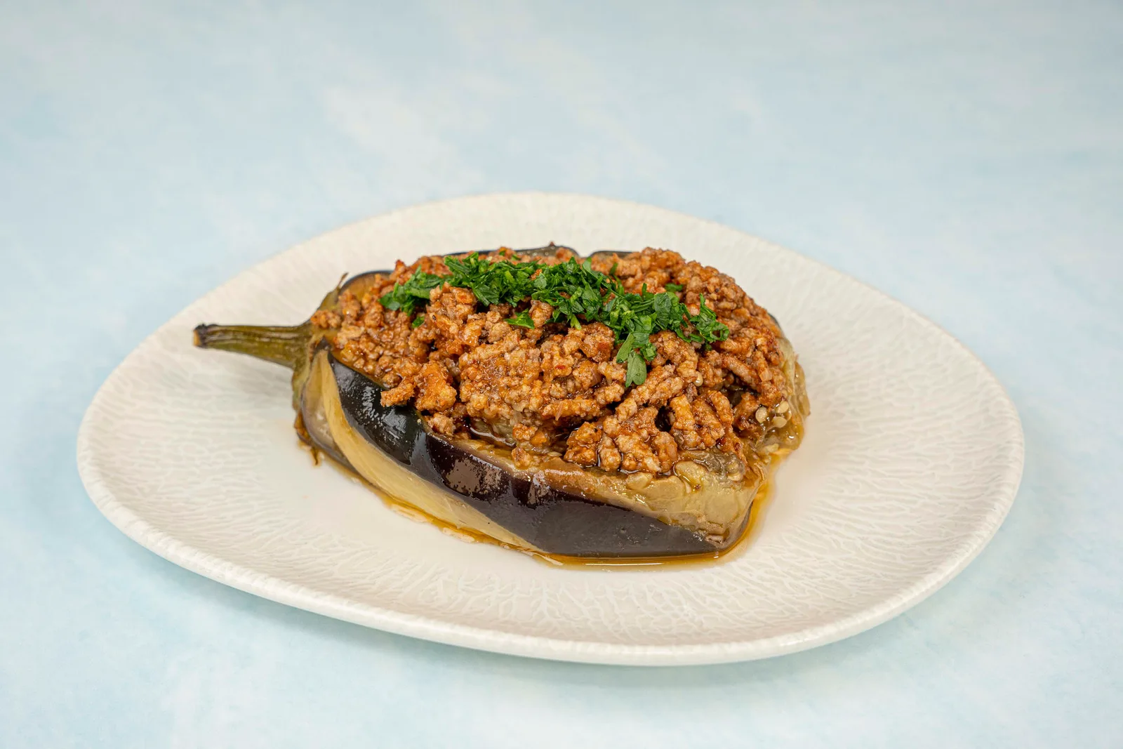 Karnıyarık — aubergine stuffed with seasoned minced beef