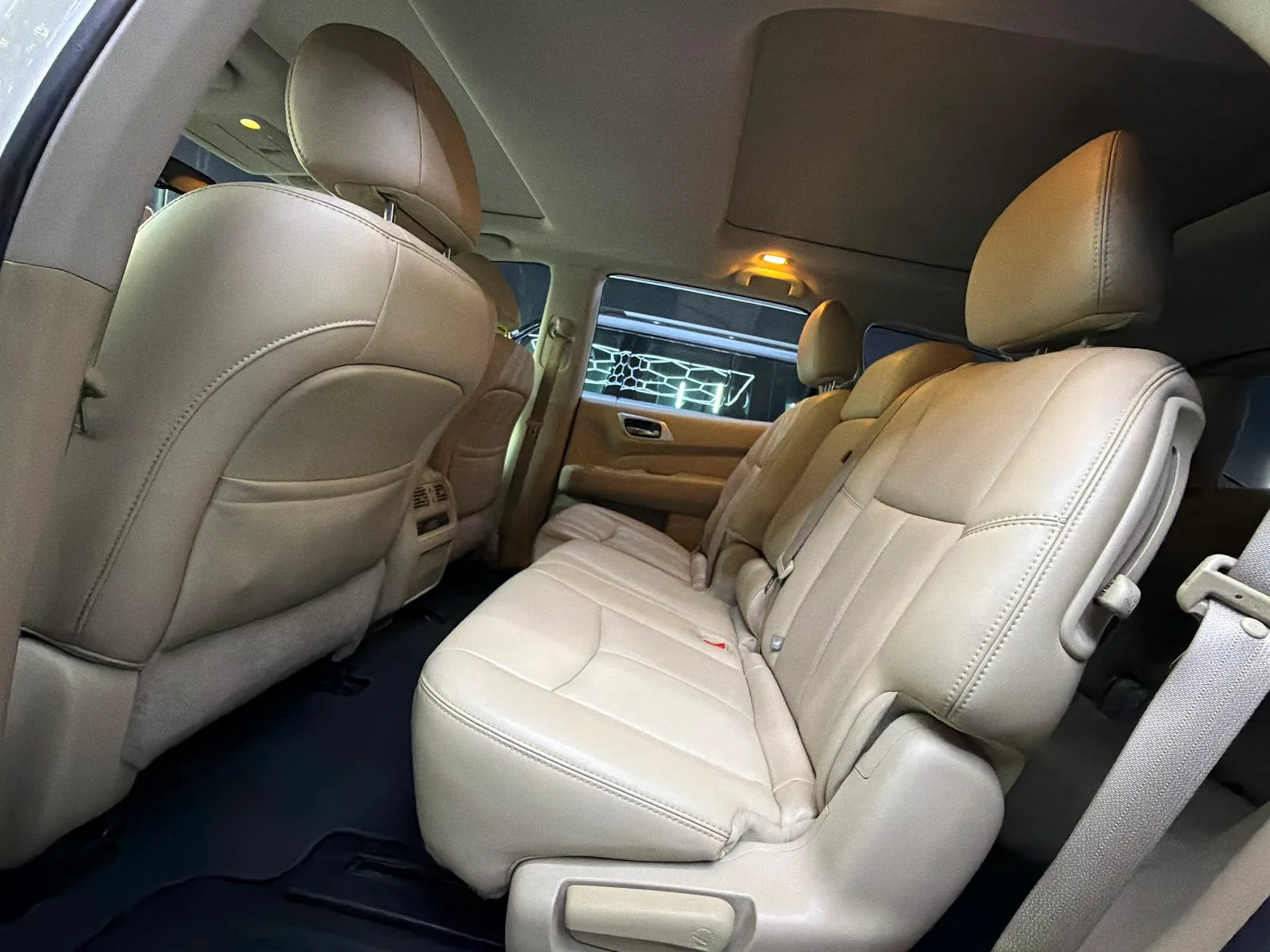 Rolls-Royce grille and Spirit of Ecstasy detailed to a flawless shine