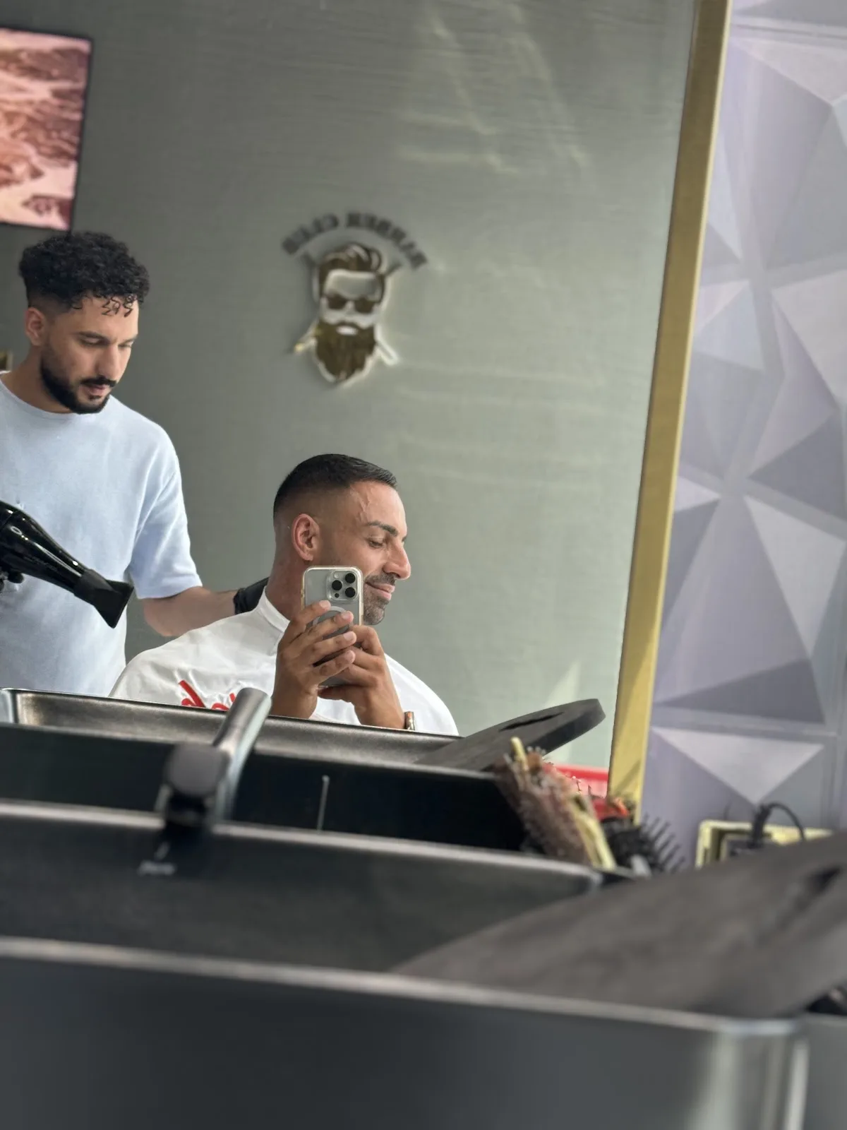 Blow-dry and styling at the mirror
