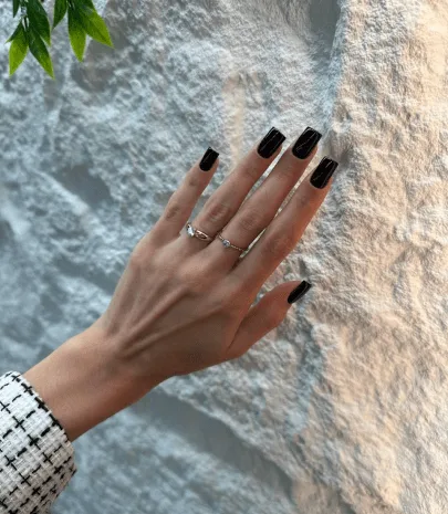 Glossy black square nails