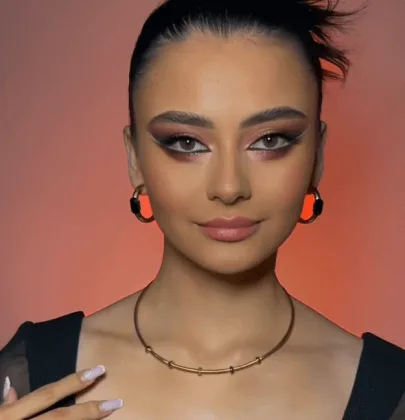 Soft glam makeup with bold liner