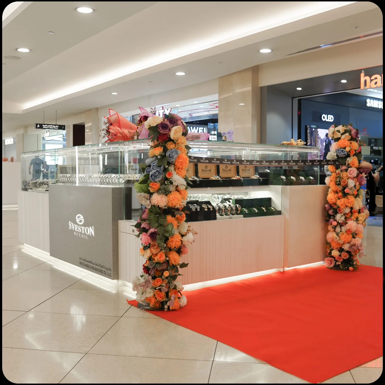 SVESTON Retail counter dressed with flowers on opening day
