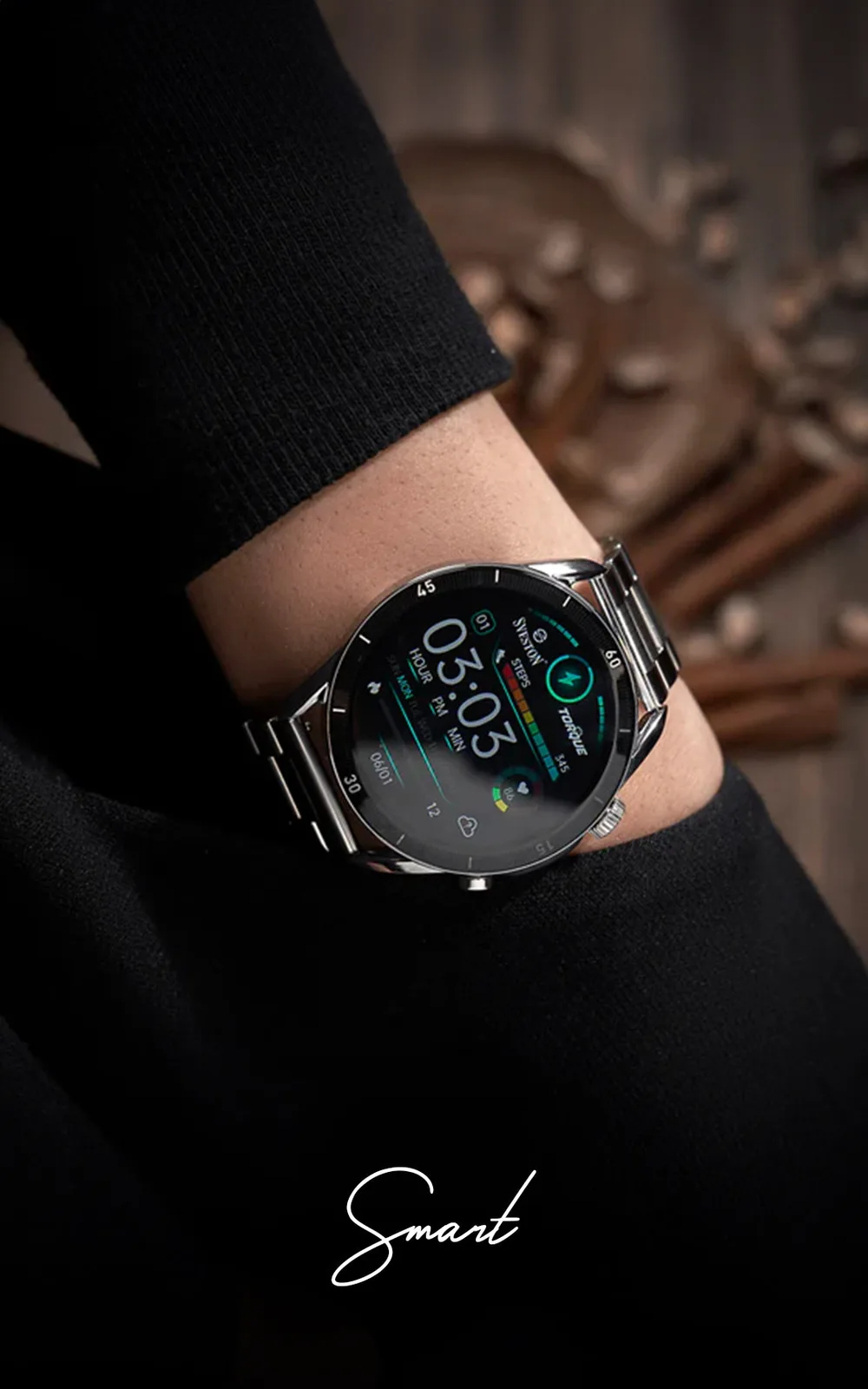 Round Sveston smartwatch with a colour display on a steel bracelet