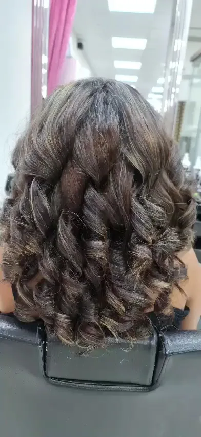 Soft curled blow-dry from behind