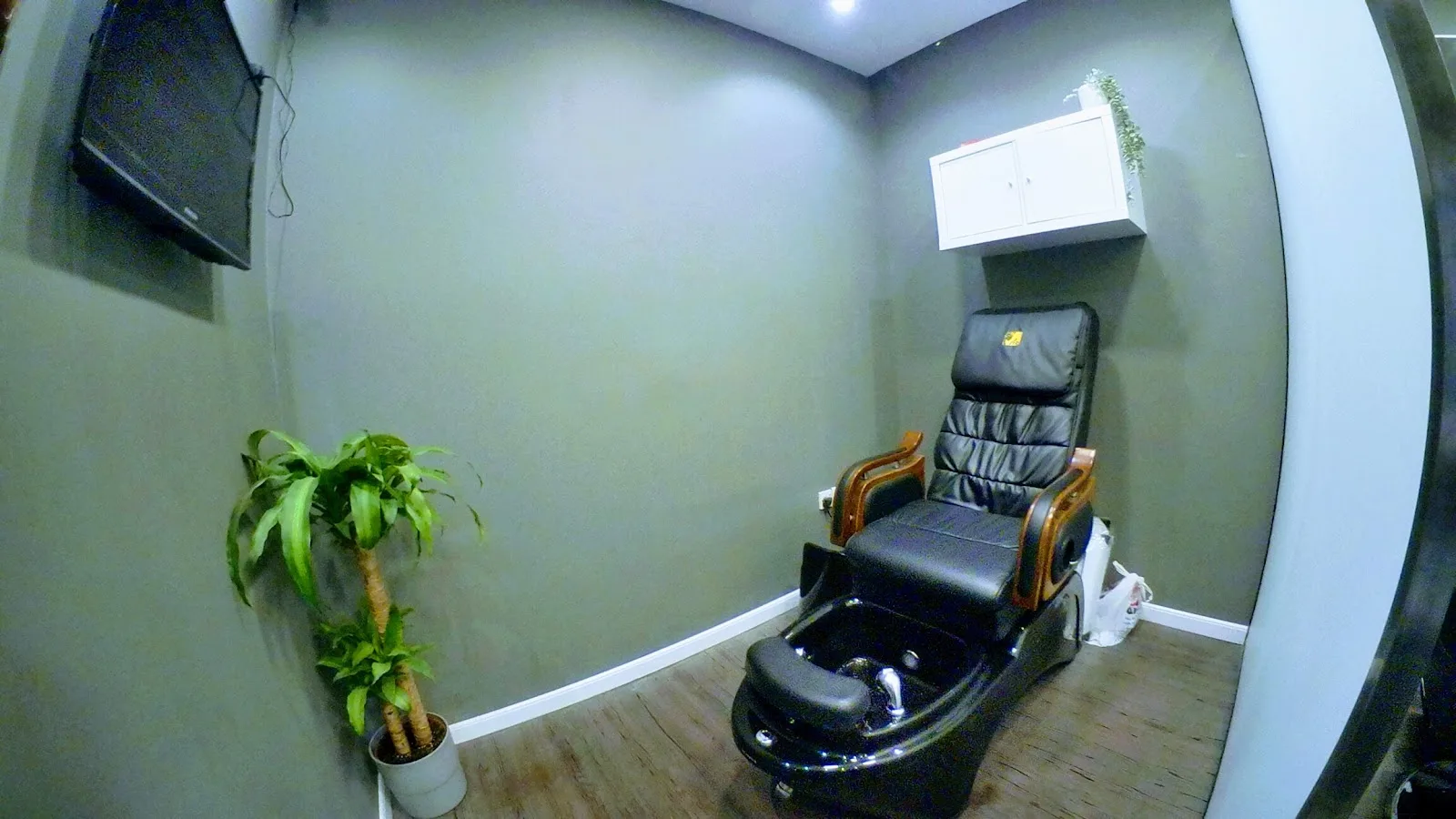 Manicure pedicure chair