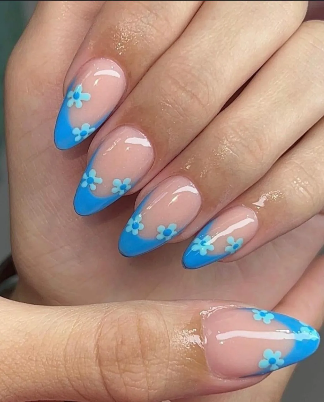 Nail art and extensions