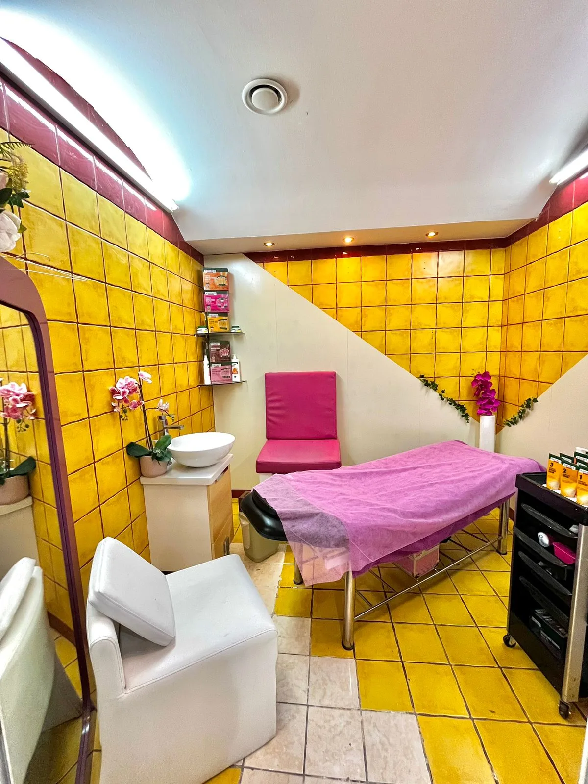 Private facial and treatment room at Unique Beauty Salon