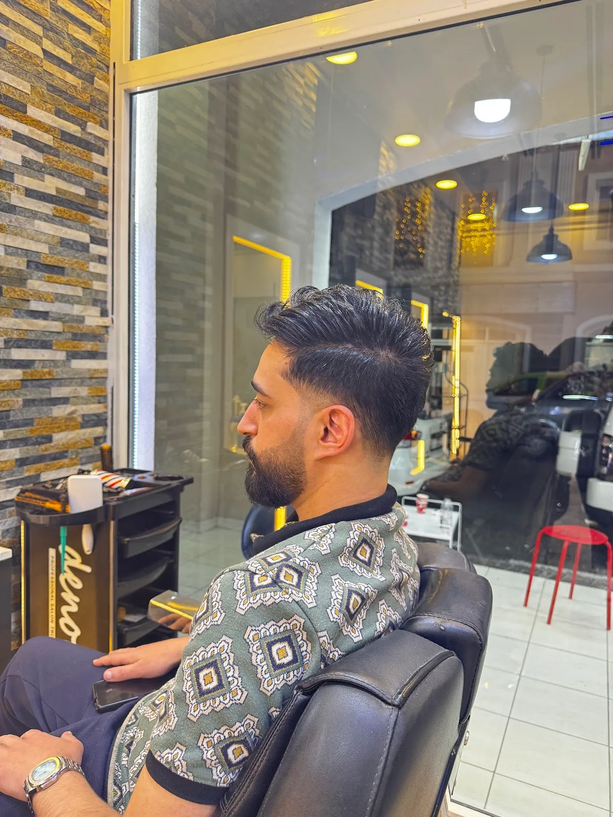Textured pompadour and skin fade